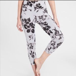 Athleta Crop leggings
